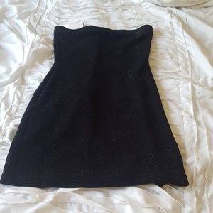 Medium black strapless dress